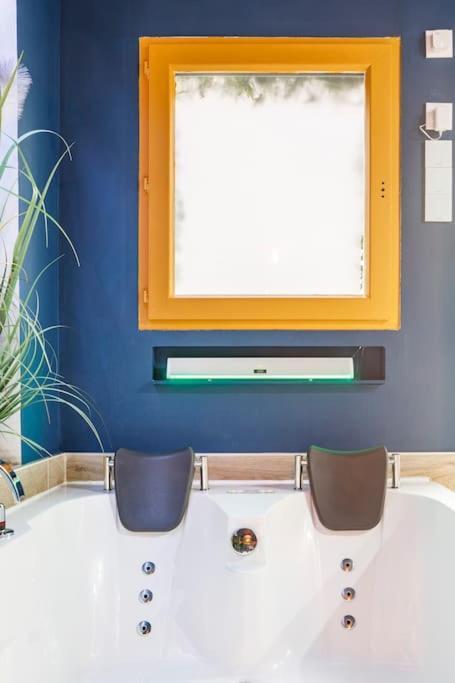 Appartement Jade Hammam & Jacuzzi à Brie-Comte-Robert Extérieur photo